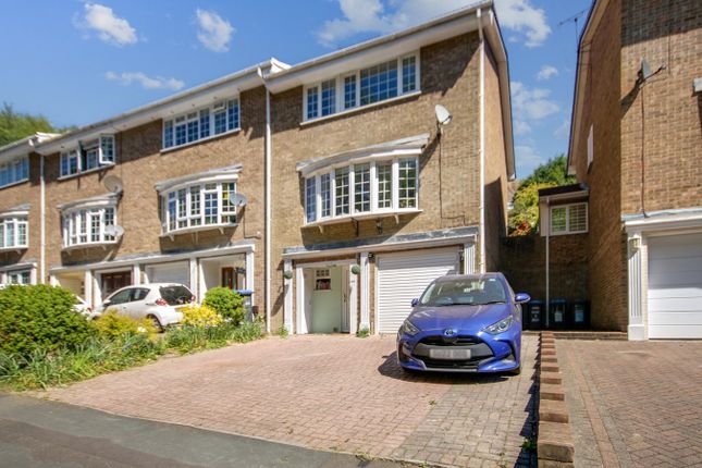 Garden Wood Road, East Grinstead, RH19 4 bed townhouse for sale