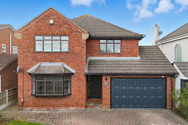 Kings Road, Basildon, SS15 5 bed detached house for sale