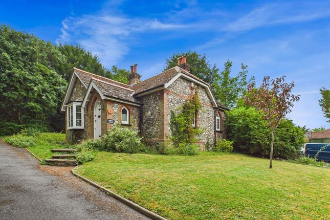 Coulsdon Road, Coulsdon CR5 3 bed detached bungalow for sale
