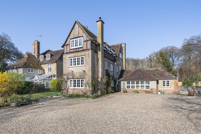 6 bedroom detached house for sale