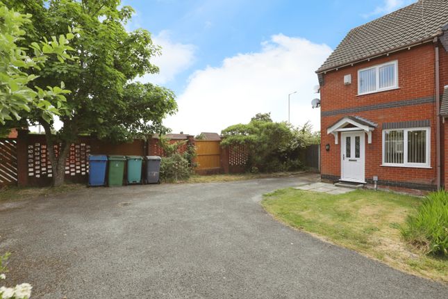 2 bedroom semi-detached house for sale