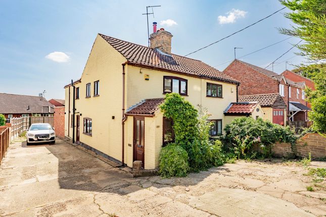 Colville Road, Oulton Broad South 3 bed semi