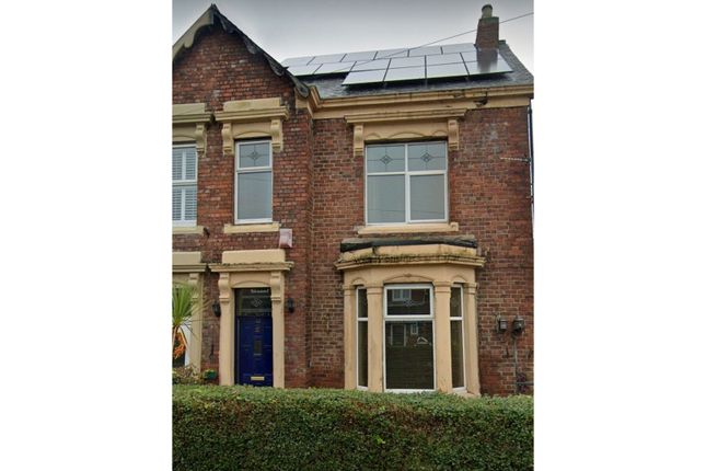 3 bed semi-detached house