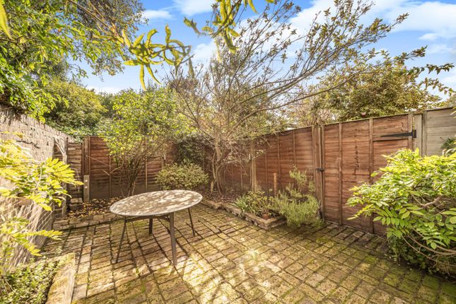 2 bedroom maisonette for sale