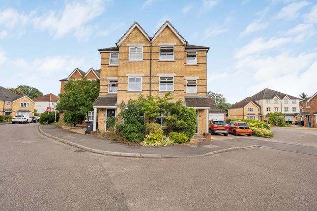 6 bed semi-detached house