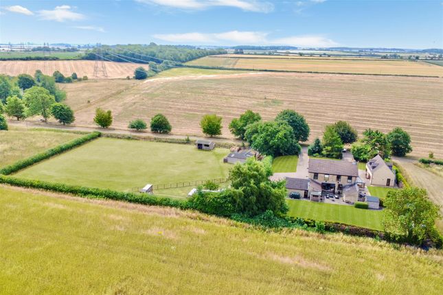 Brauncewell 4 bed detached house for sale