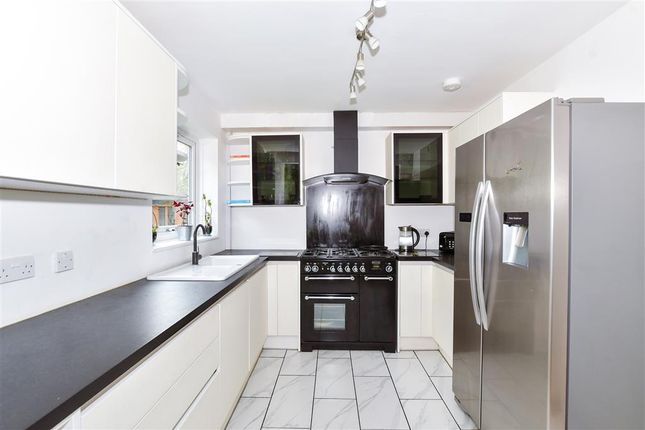 5 bedroom semi-detached house for sale