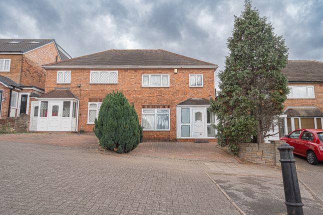 3 bedroom semi-detached house for sale