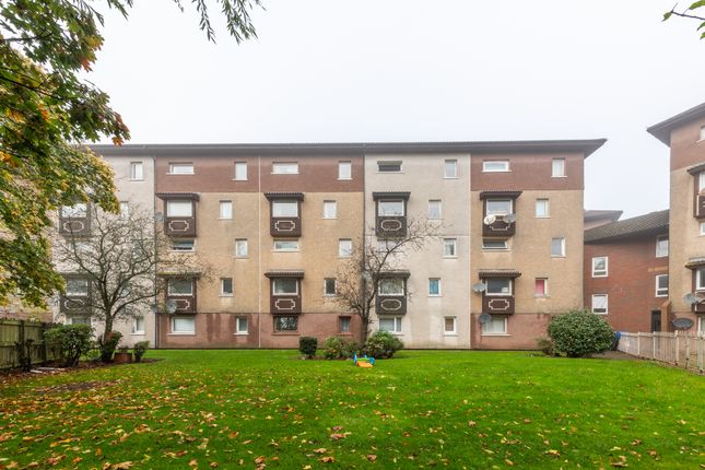 Swallowtail Court, Dundee DD4 3 bed flat for sale