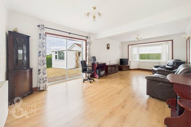 Old Road, Acle, Norwich 3 bed detached bungalow for sale