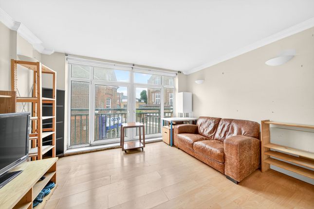 Stoke Newington High Street, London N16 1 bed flat for sale