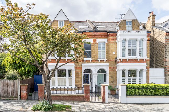 5 bedroom semi-detached house for sale