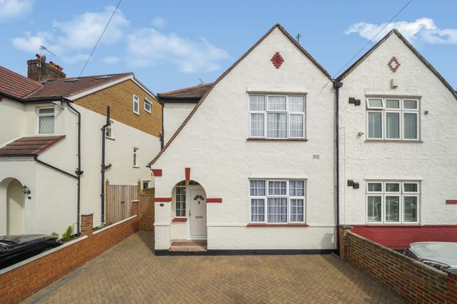 Chatsworth Crescent, Hounslow, TW3 4 bed semi