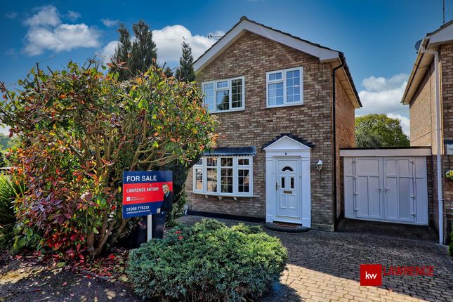 Blower Close, Rayleigh, SS6 3 bed detached house for sale