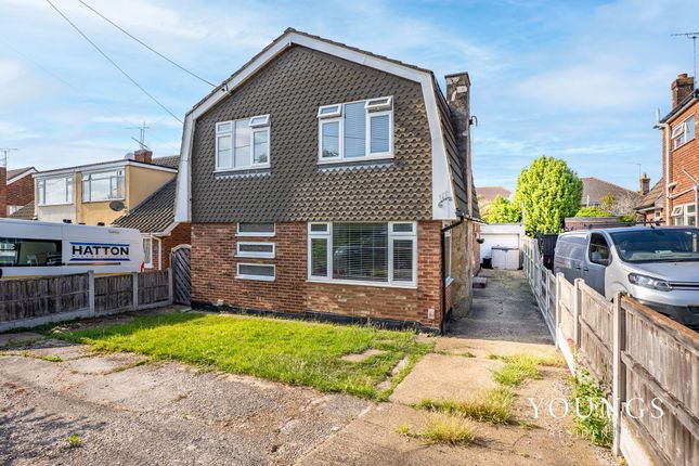 Kimberley Road, Benfleet, SS7 3 bed detached house for sale