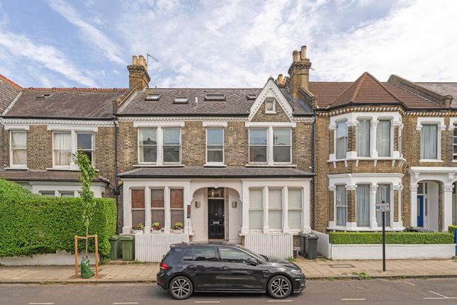 Leander Road, SW2 2 bed flat for sale