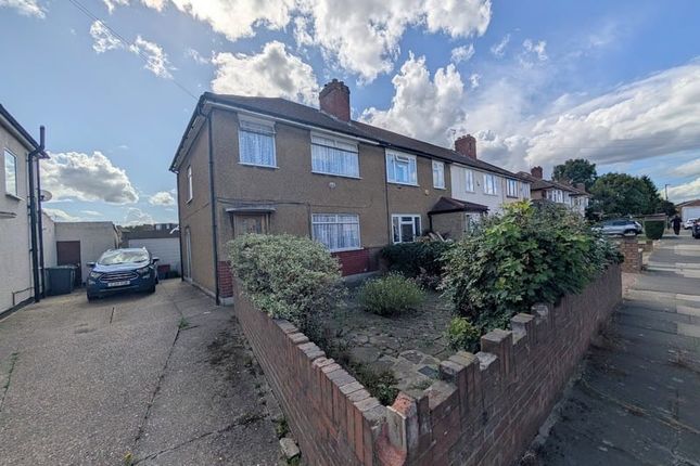 Northumberland Crescent, Feltham, TW14 3 bed semi