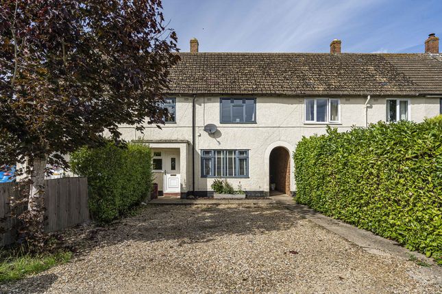 Glen Close, Bicester, OX27 3 bed terraced house for sale