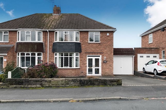 Meriden Avenue, Stourbridge DY8 3 bed semi