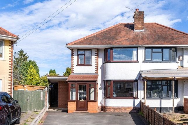 Renton Road, Oxley, Wolverhampton... 3 bed semi