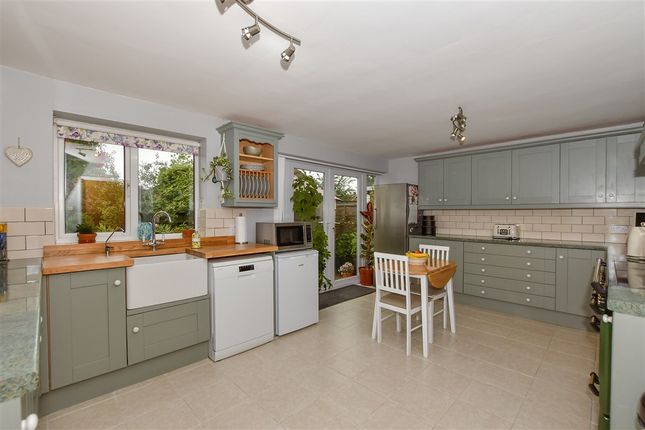 Ham Lane, Lenham, Maidstone, Kent 3 bed detached house for sale