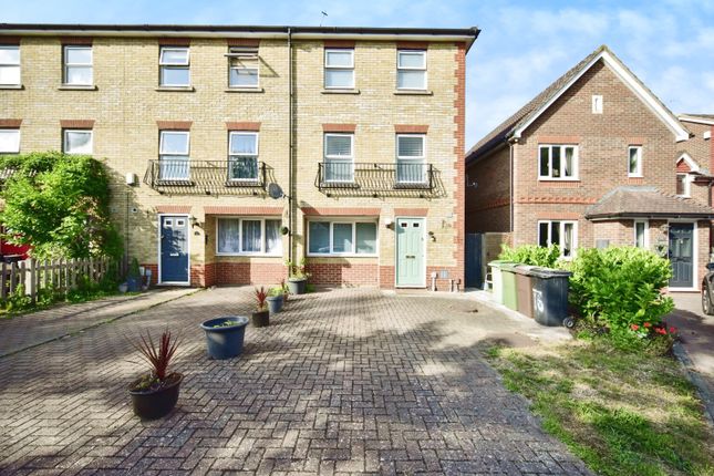 5 bedroom end of terrace house for sale