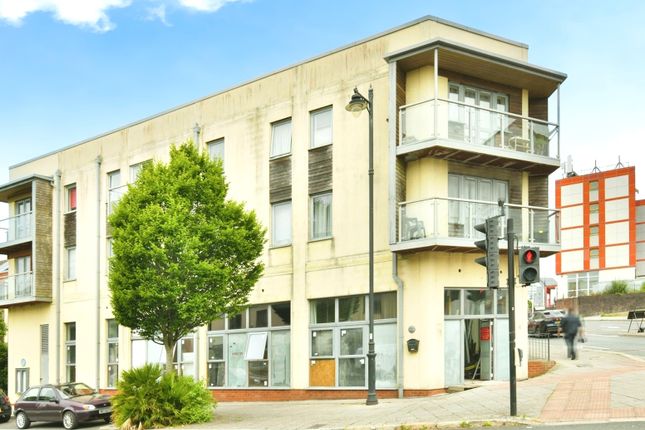 2 bedroom flat for sale