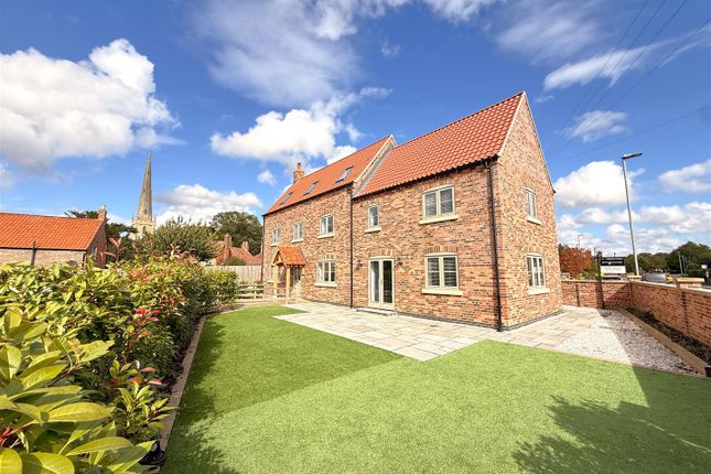 Grantham Road, Bottesford 4 bed detached house for sale