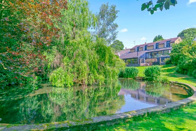1, Littlebeck Drive, Bingley BD16 6 bed detached house for sale