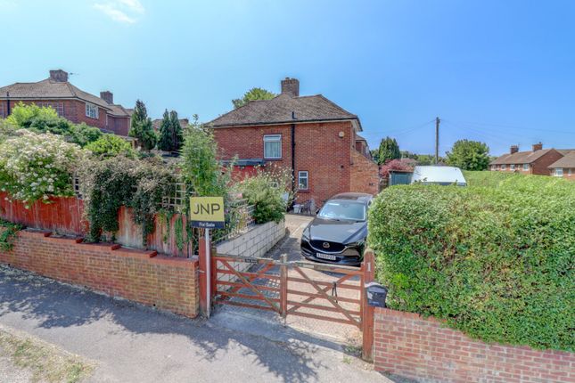 Oak Road, Buckinghamshire HP27 3 bed semi