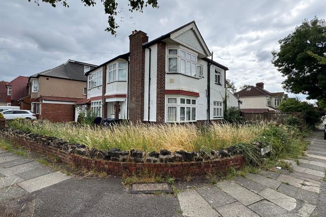 Shaftesbury Avenue, Southall, UB2 3 bed semi