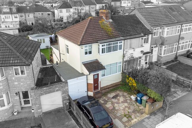 3 bed end terrace house