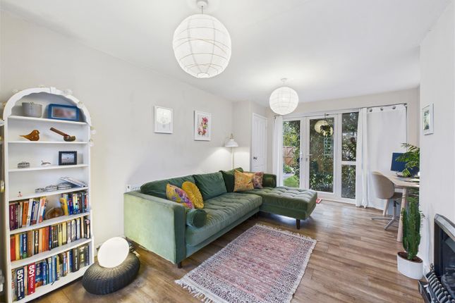 Grasscroft Close, Chesterfield 2 bed terraced house for sale