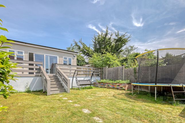 3 bed end terrace house