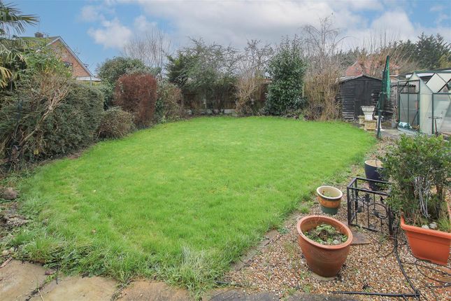Walker Avenue, Fyfield, Ongar 3 bed semi