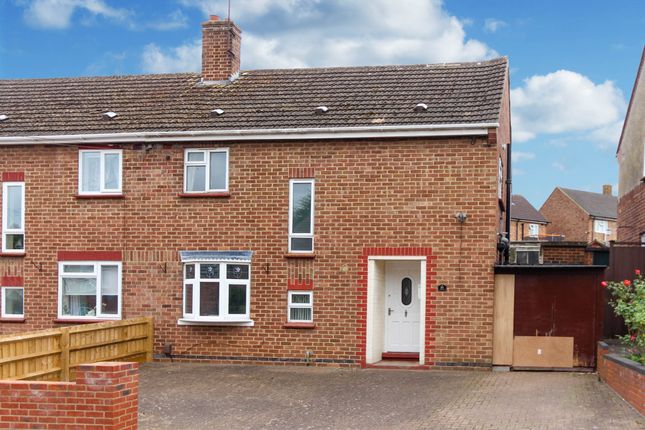 Dalkeith Road, Wellingborough NN8 3 bed semi