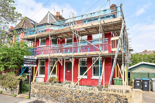 Normanby Road, London, NW10 2 bed flat for sale
