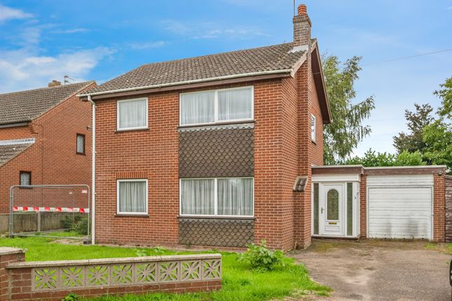 3 bedroom link detached house for sale