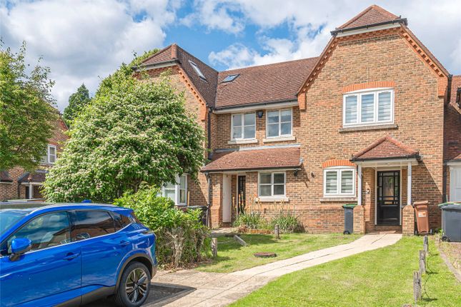 Greenfield Drive, London, N2 2 bed terraced house for sale