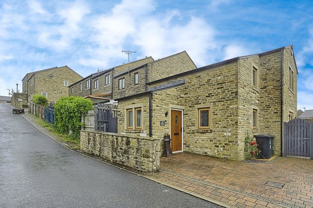 2 bed detached house