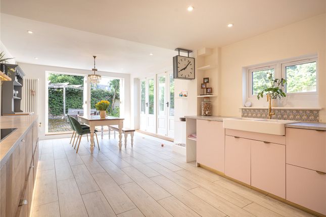 London Road, Marlborough SN8 4 bed detached house for sale