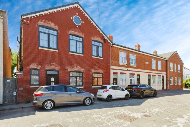 8 bedroom flat for sale