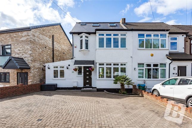 Mowbrays Road, Collier Row, RM5 4 bed end of terrace house for sale