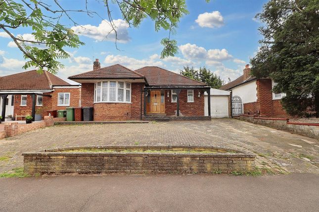 Tennison Avenue, Borehamwood 3 bed detached bungalow for sale