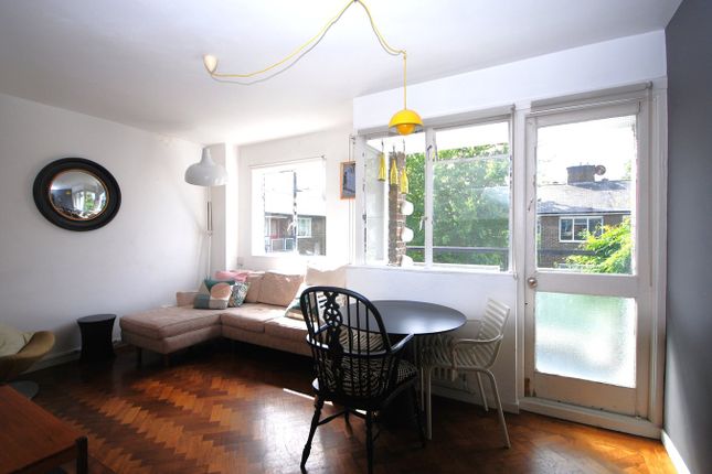 Hackford Rd, Oval SW9 2 bed maisonette for sale
