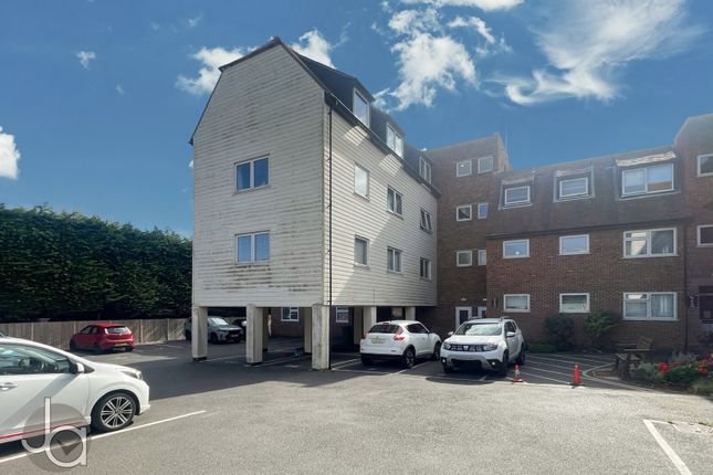 Seaview Avenue, West Mersea 3 bed flat for sale
