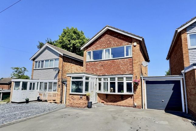 3 bedroom link detached house for sale
