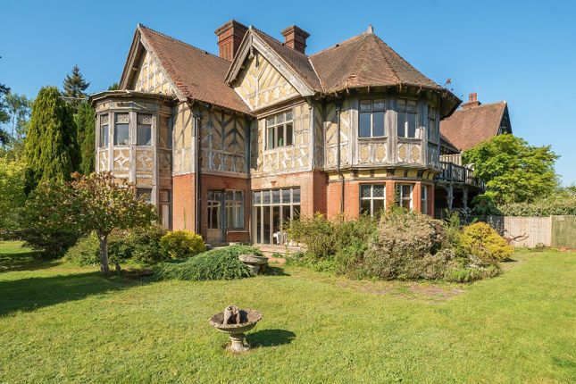 Portsmouth Road, Surrey GU26 5 bed end of terrace house for sale