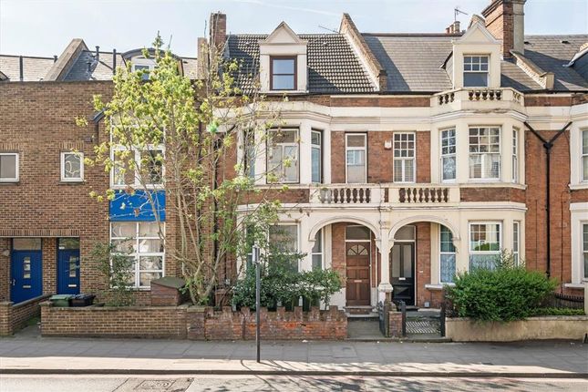 Lee High Road, London SE13 3 bed flat for sale