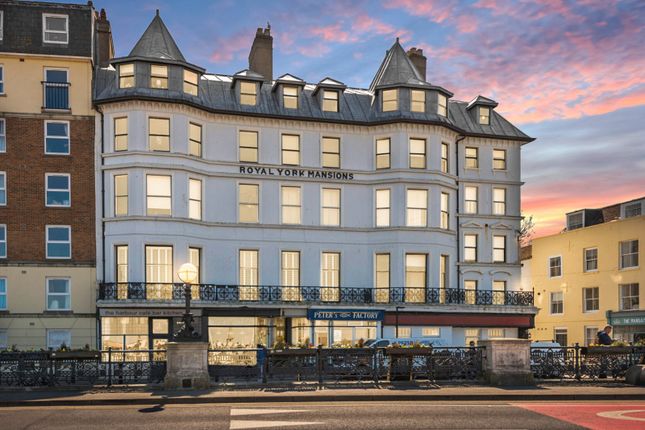 The Parade, Margate, CT9 3 bed flat for sale